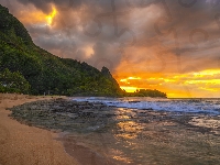 Góry, Stany Zjednoczone, Palmy, Roślinność, Morze, Wyspa Kauai, Plaża Tunnels Beach, Wybrzeże, Hawaje, Ocean, Zachód słońca