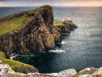 Chmury, Szkocja, Wyspa Skye, Skały, Latarnia morska, Półwysep Duirinish, Morze Szkockie, Neist Point Lighthouse