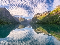 Chmury, Góry, Norwegia, Jezioro, Odbicie, Lovatnet